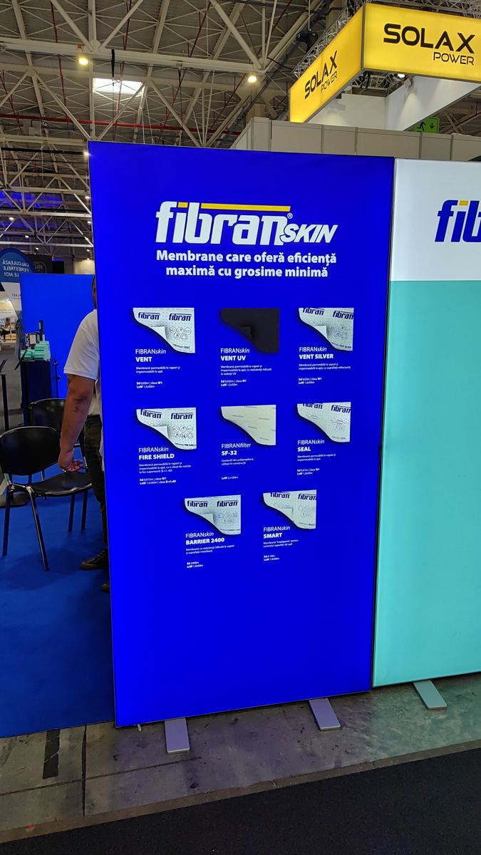 Standul FibranSKIN cu membrane pentru anvelopa clădirii, în zona expozițională nZEB Expo 2026 București